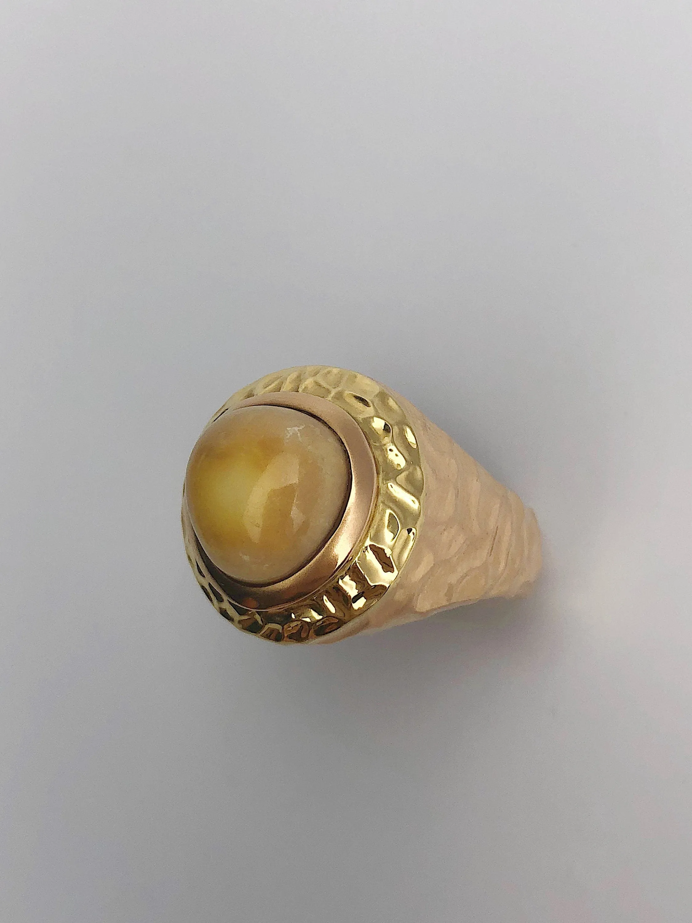 18K Gold - Natural Conch Pearl - Statement Ring - Size 10.5 - Handmade
