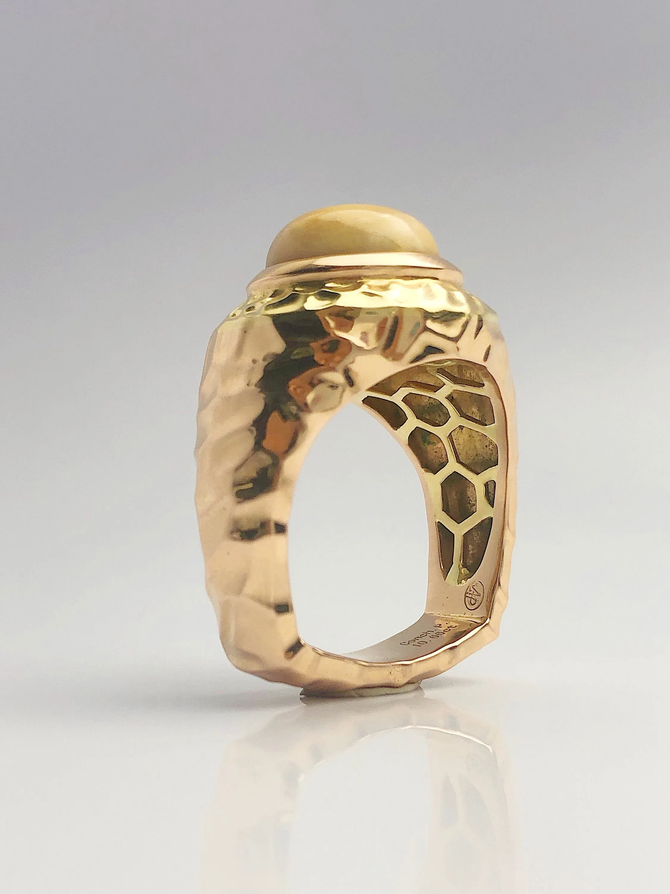 18K Gold - Natural Conch Pearl - Statement Ring - Size 10.5 - Handmade