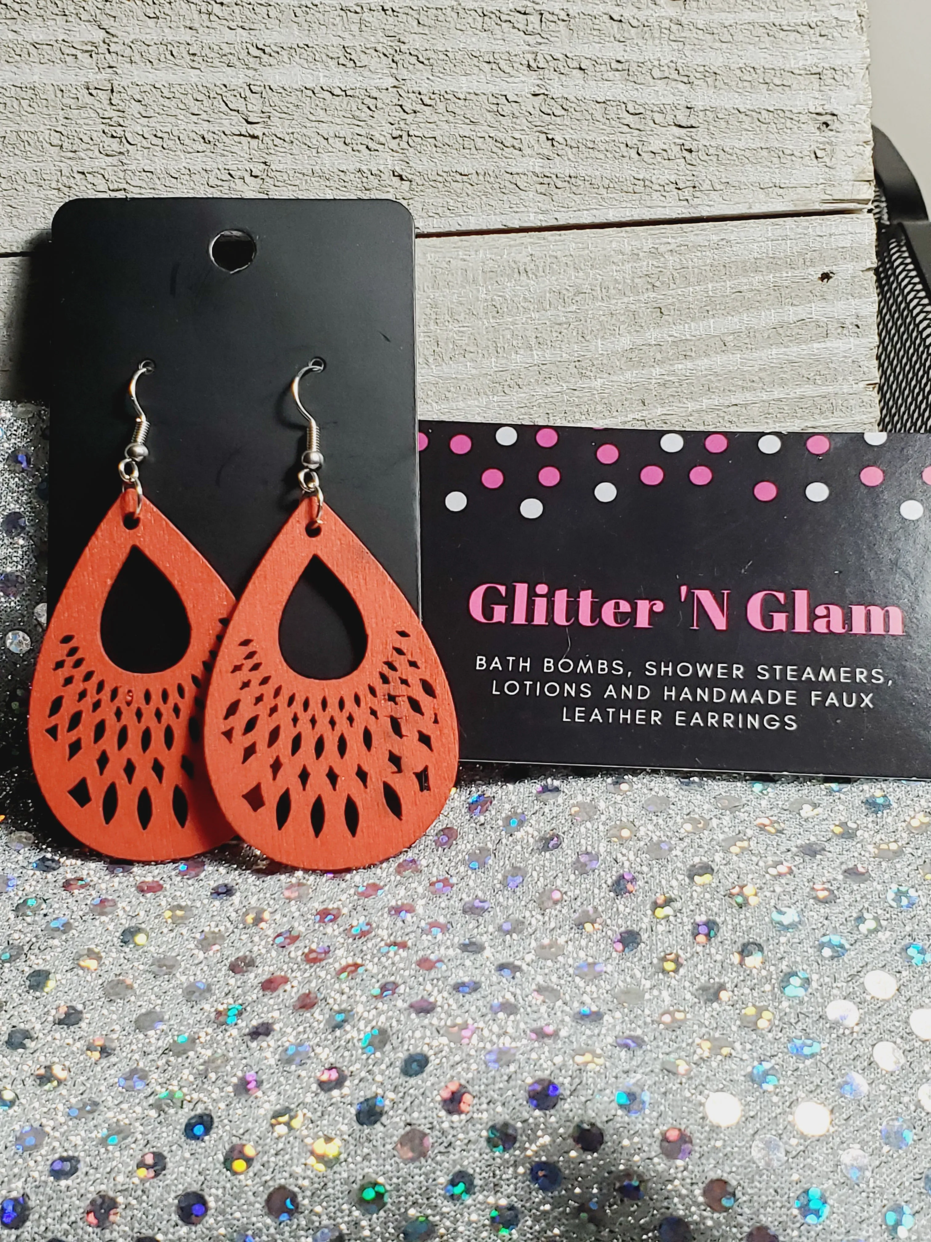 211 Red Wooden Cutout Dangle Earrings