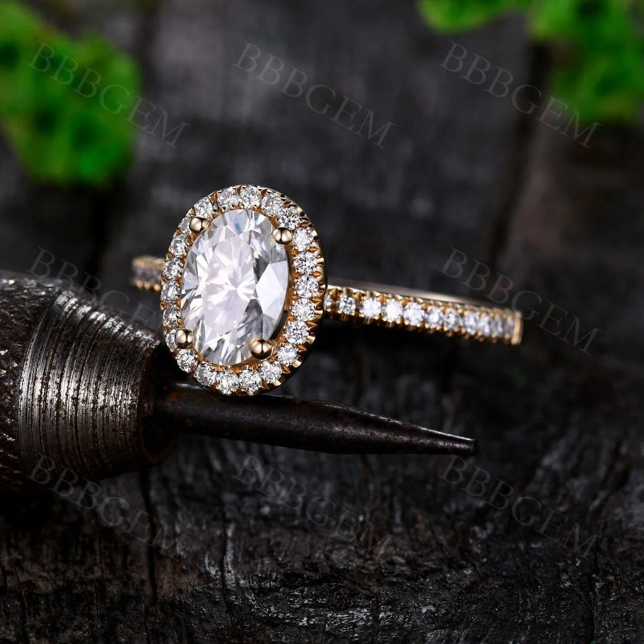 Antique 1CT Oval Cut Moissanite Engagement Ring Moissanite Halo Yellow Gold
