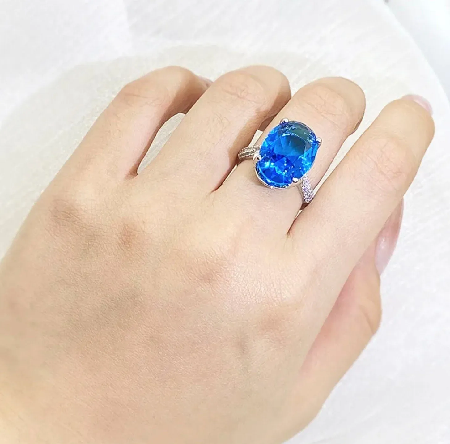 Blue Diamond Engagement Ring | Oval Wedding Ring | Wedding Ring | Blue Wedding Ring | Oval Ring | Beautiful engagement ring | Wedding Ring