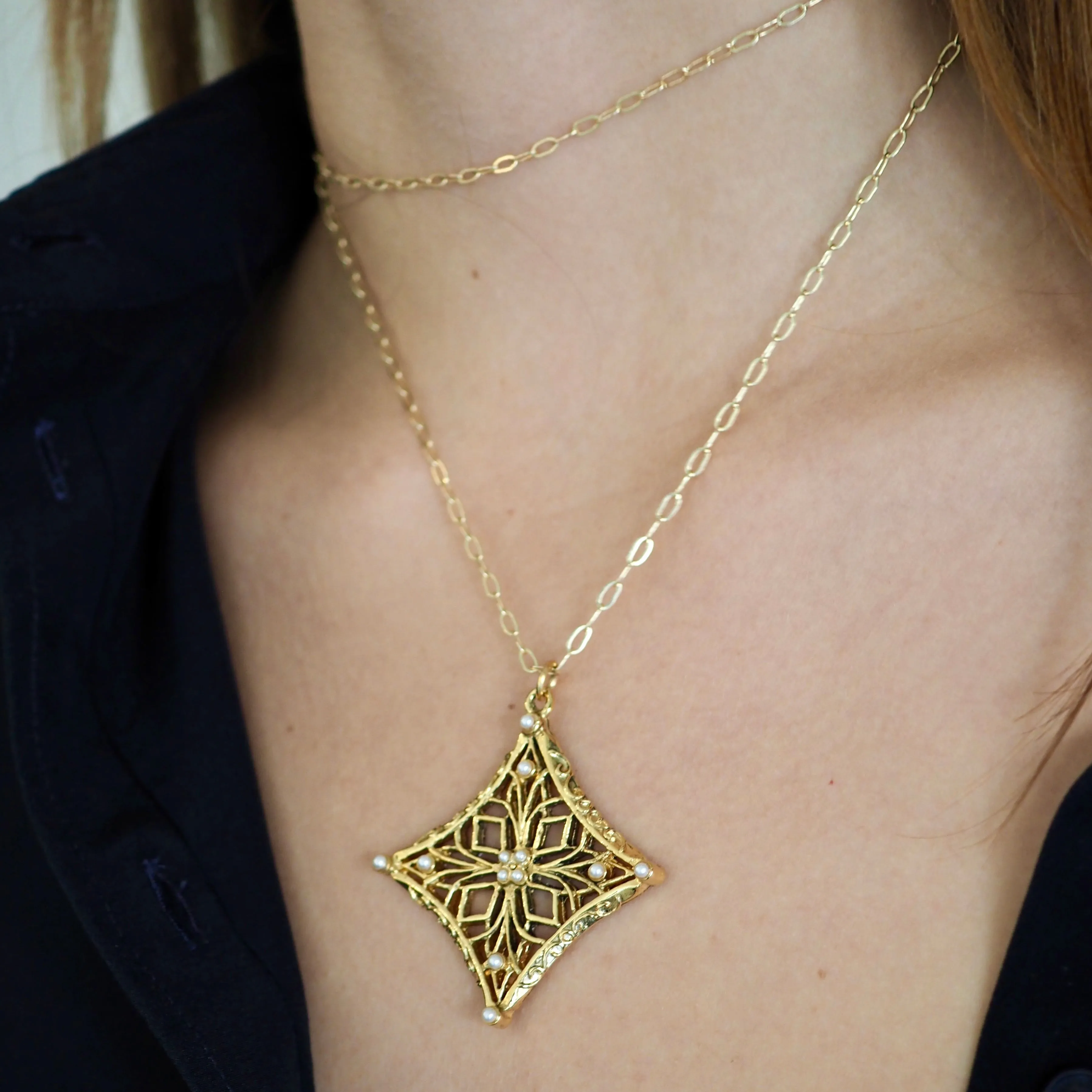 COLBEE DOUBLE FILAGREE STATEMENT  NECKLACE