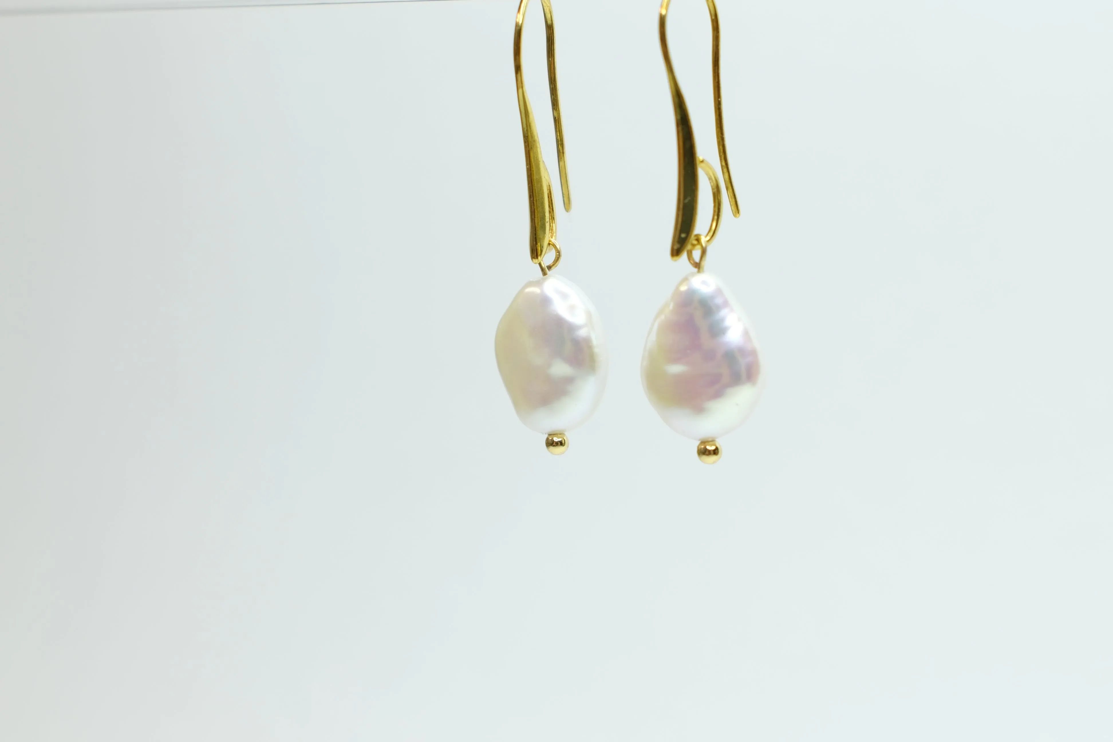 Drop Pearl Earring