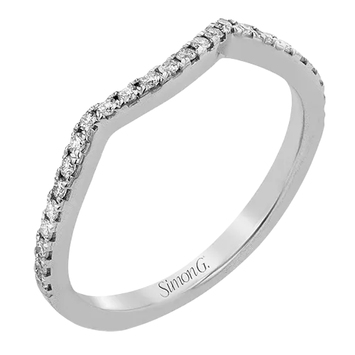 Engagement Ring in 18k Gold with Diamonds