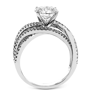 Engagement Ring in 18k Gold with Diamonds