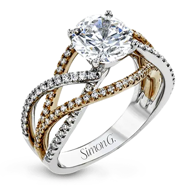 Engagement Ring in 18k Gold with Diamonds