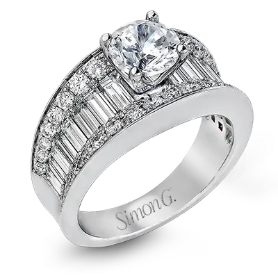 Engagement Ring in 18k Gold with Diamonds