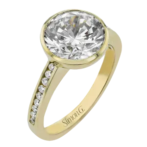 Engagement Ring in 18k Gold with Diamonds