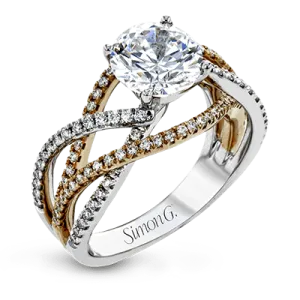 Engagement Ring in 18k Gold with Diamonds