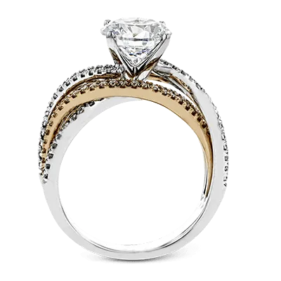 Engagement Ring in 18k Gold with Diamonds