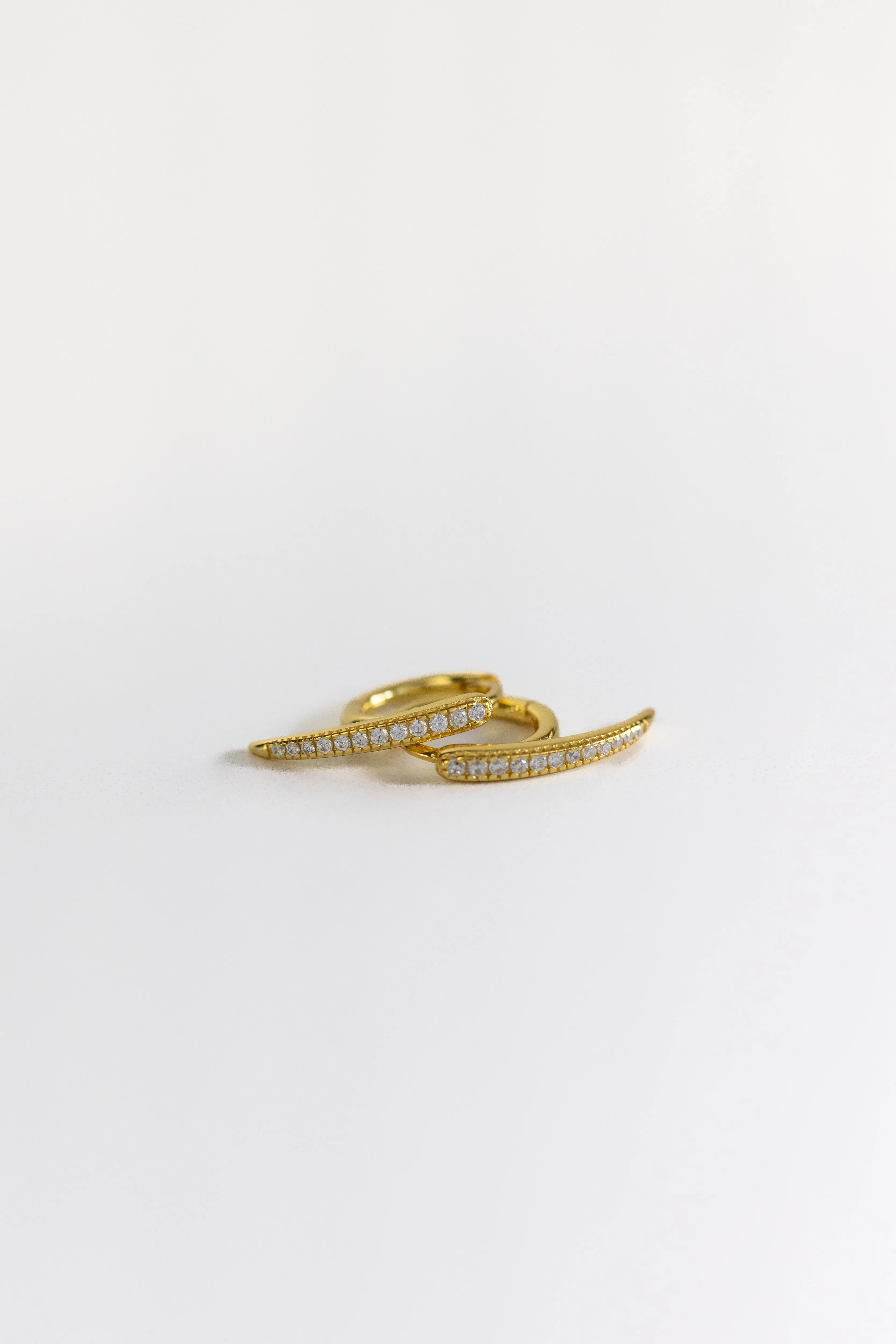 Fantasy Gold Huggie