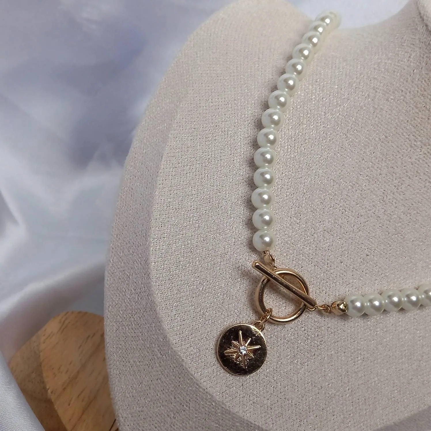 Faux Pearl Necklace - Pearl Jewellery,Beaded Necklace,Bead Necklace,Classy Necklaces,Cute Necklaces,Chunky Necklaces,Chunky Jewellery