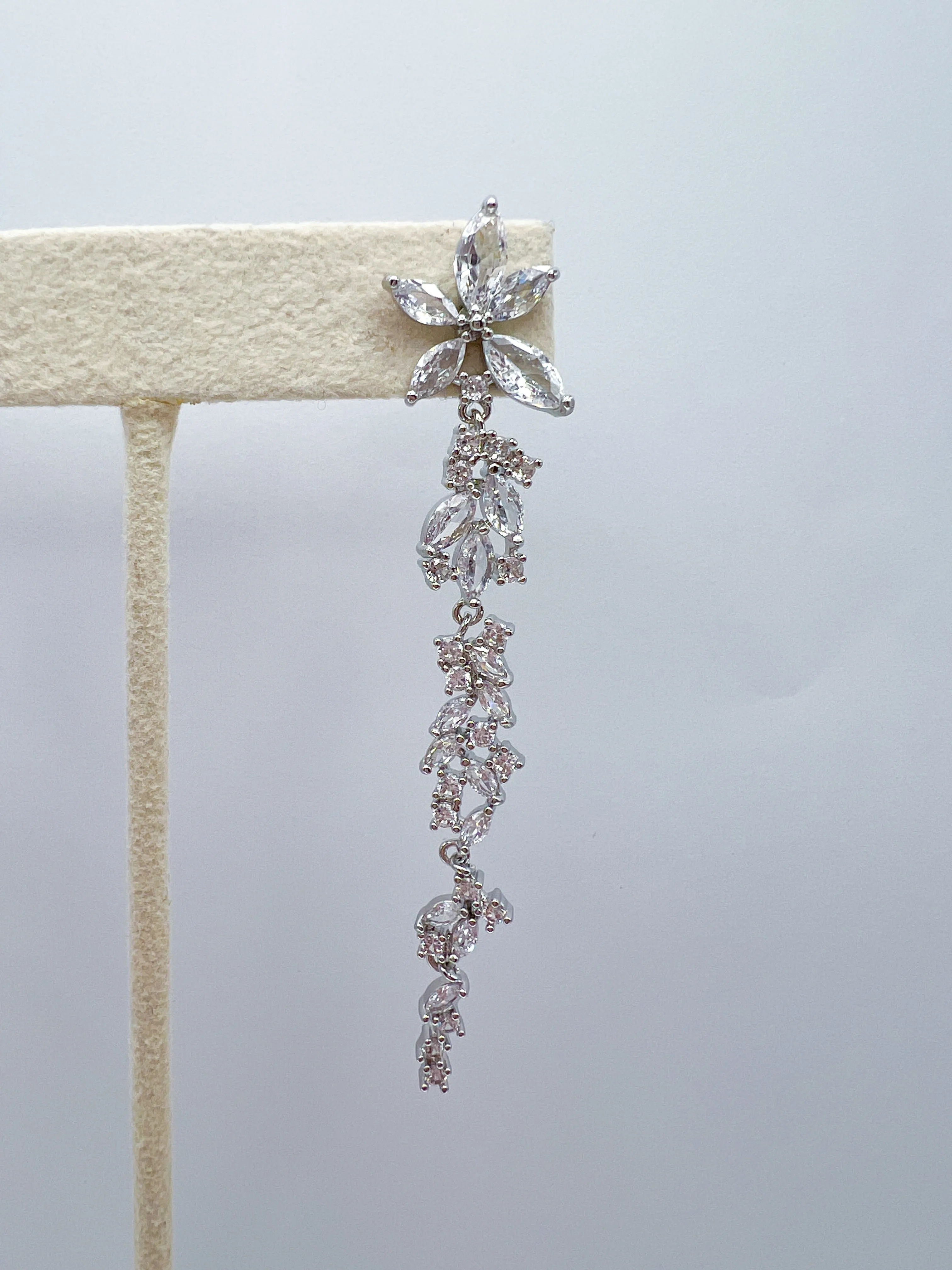 Flower Chain Dangle Earring