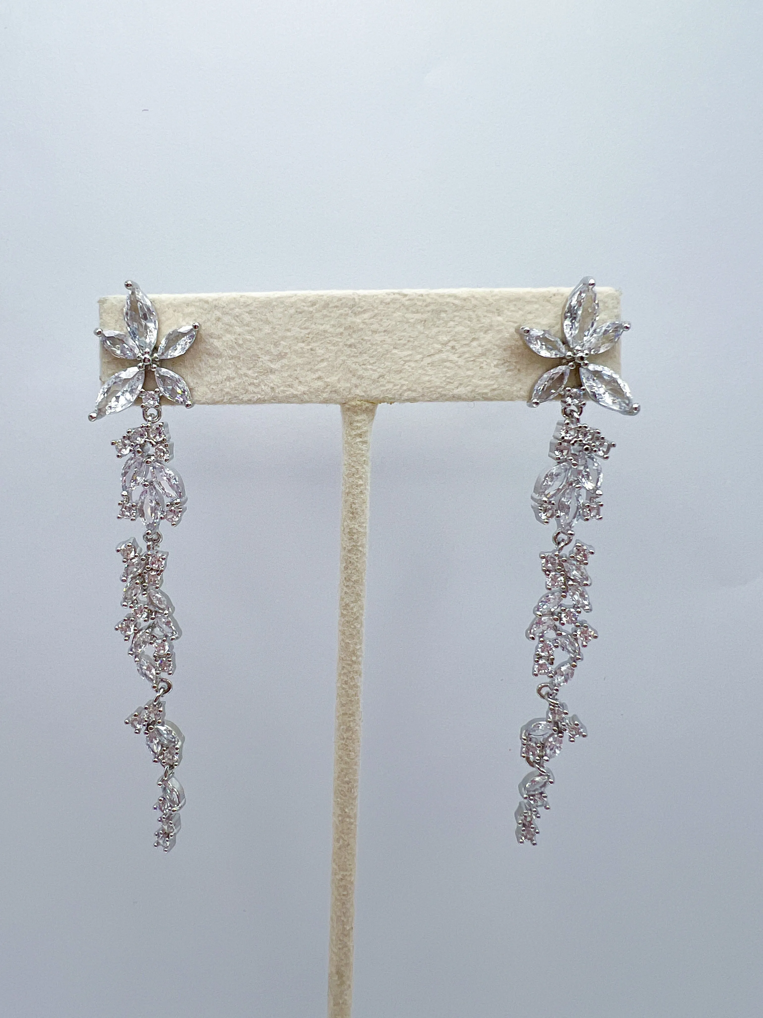 Flower Chain Dangle Earring
