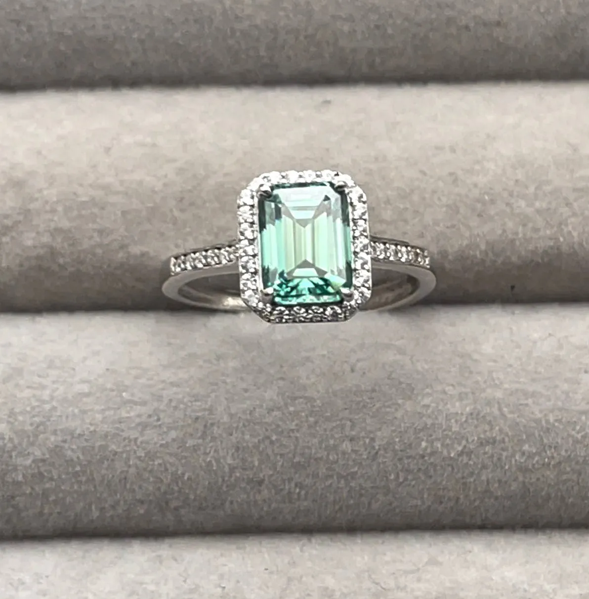 Green Moissanite Diamond Engagement Ring | 2.0 CT Ring | Green Diamond Engagement Ring | Green Diamond Ring | Moissanite Ring | Emerald Ring