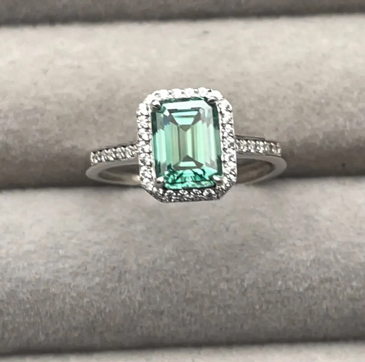 Green Moissanite Diamond Engagement Ring | 2.0 CT Ring | Green Diamond Engagement Ring | Green Diamond Ring | Moissanite Ring | Emerald Ring