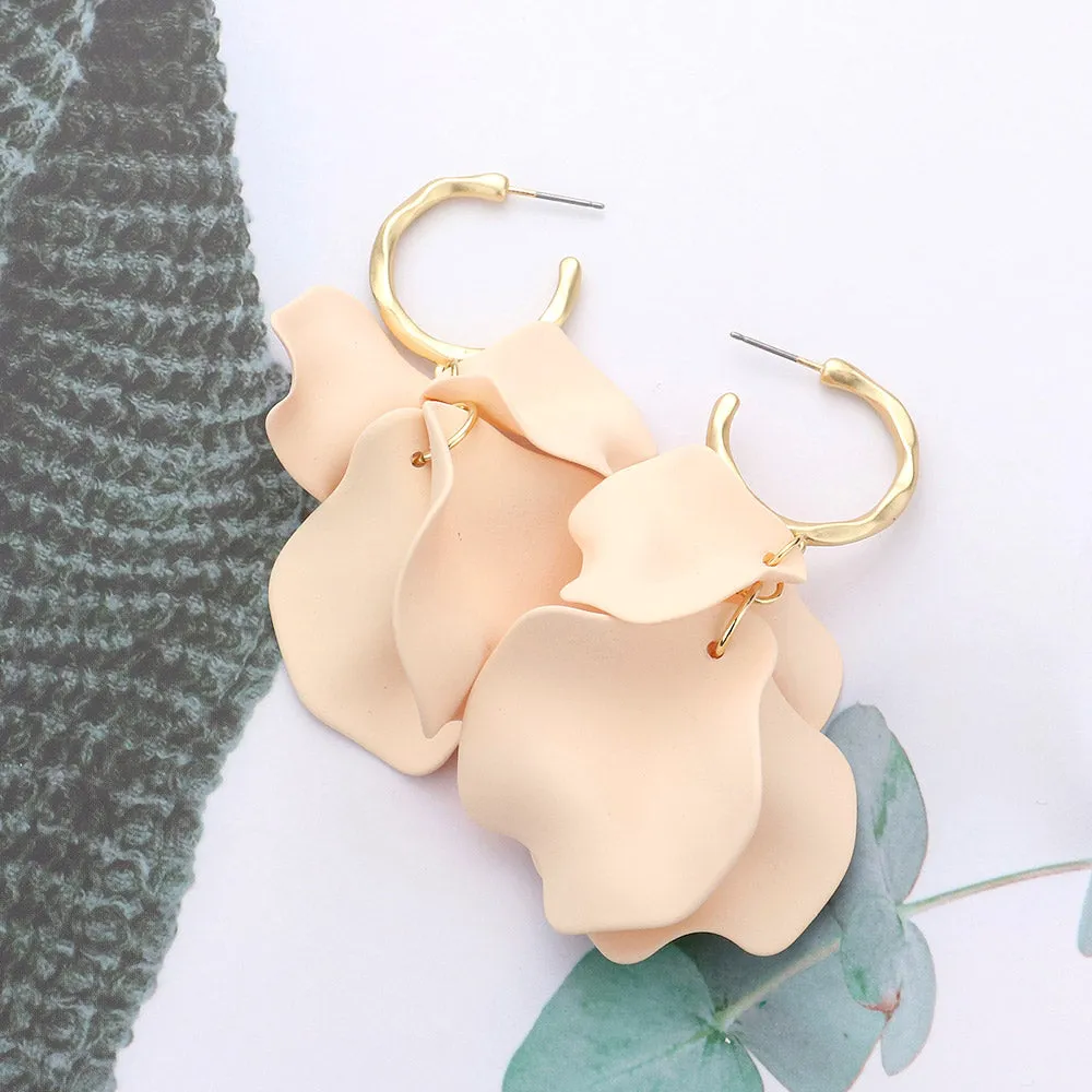 Ivory Petal Dangle Fun Fashion Earrings | Ivory Headshot Earrings |  607137