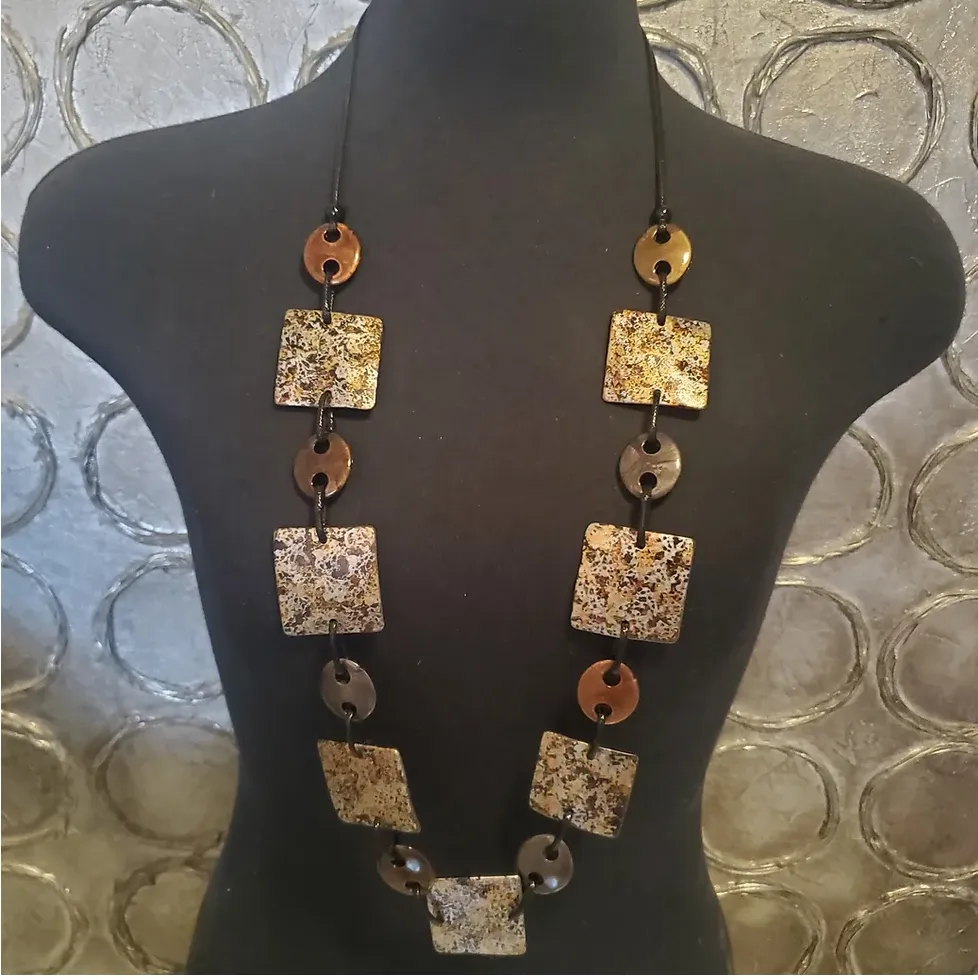 Metal detail long necklace 2 colours