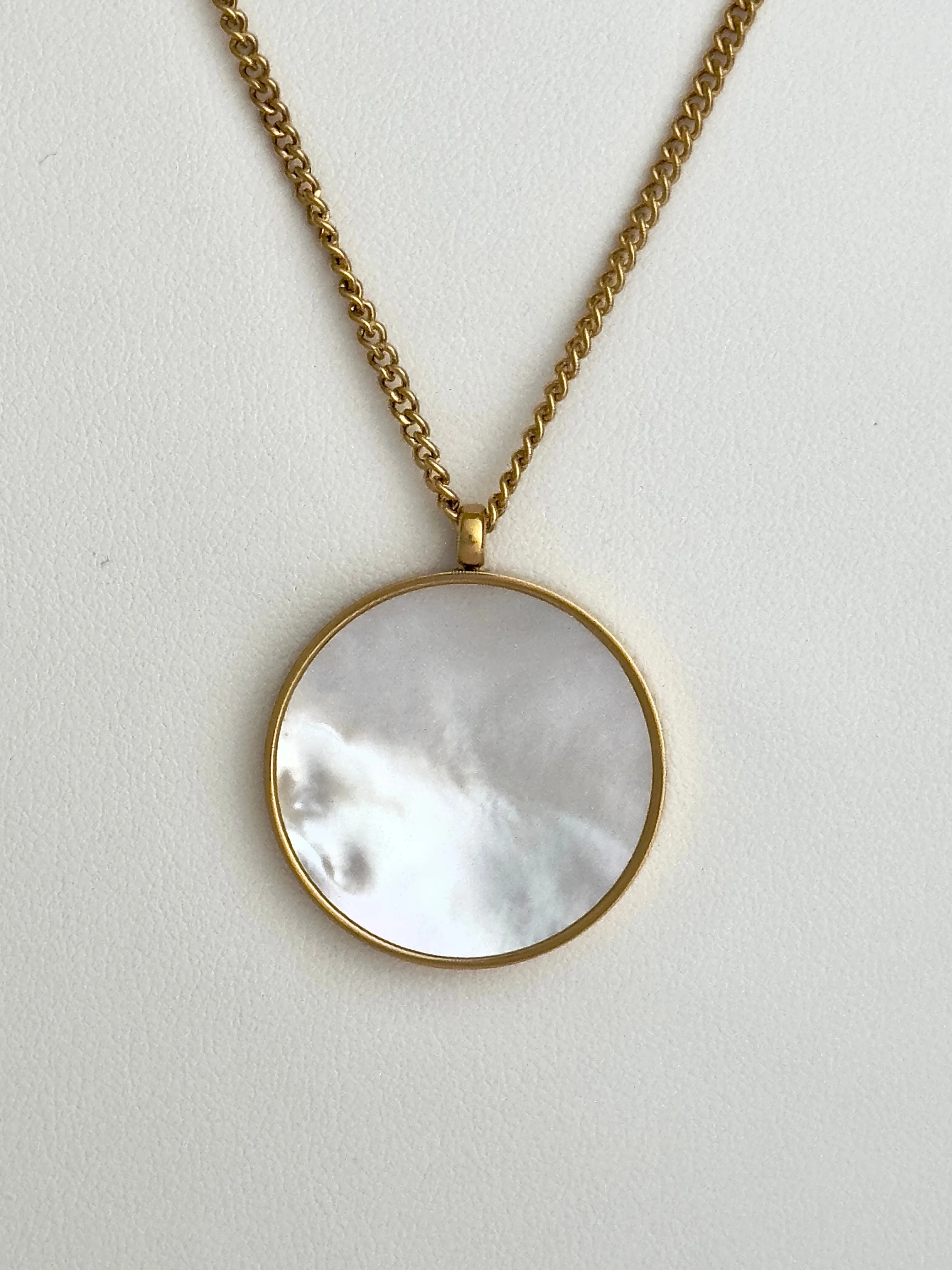 Mother Pearl Pendant Necklace