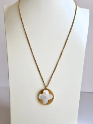 Mother Pearl Pendant Necklace