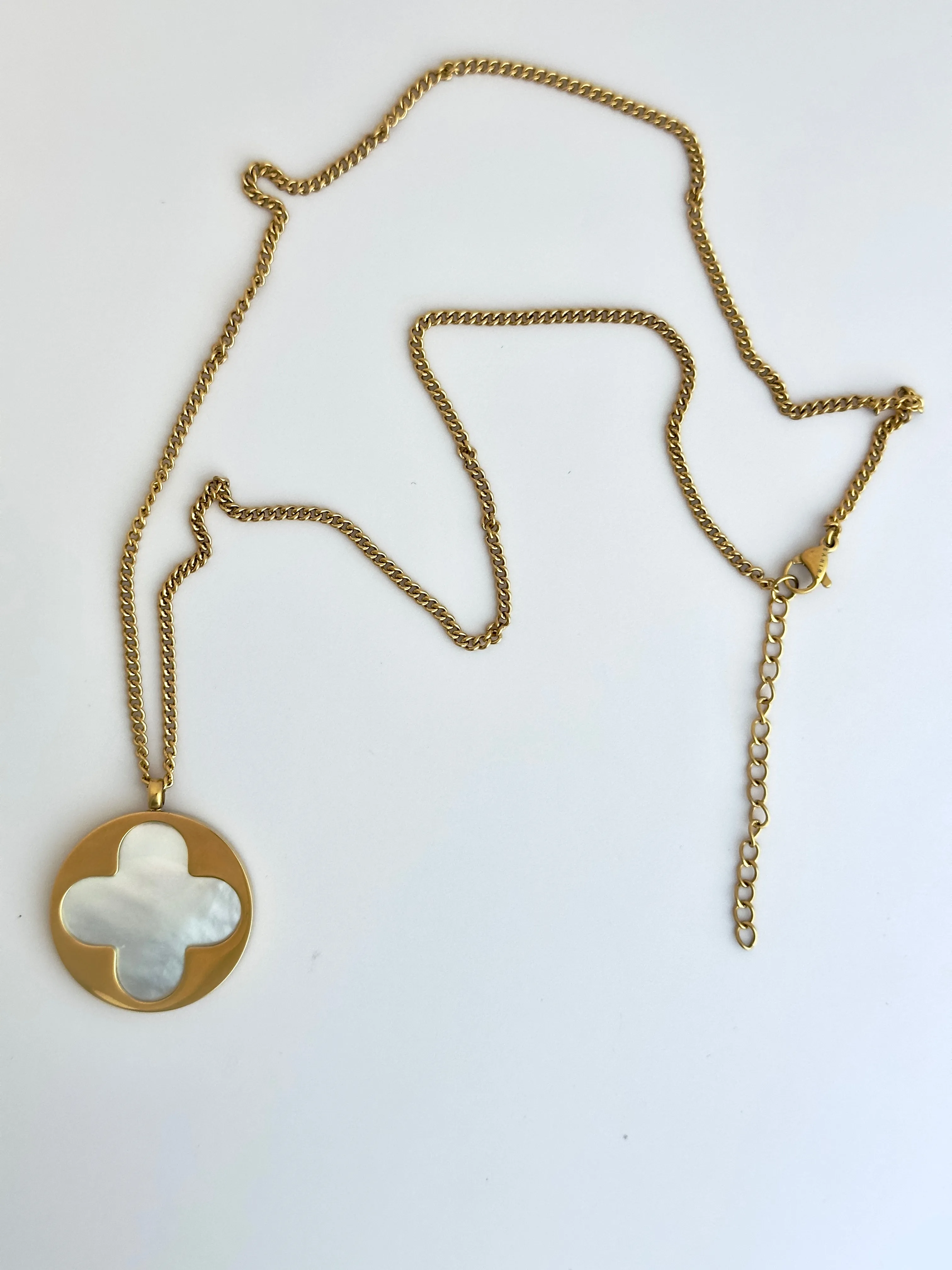 Mother Pearl Pendant Necklace
