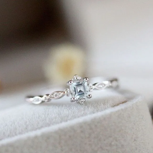 New Trendy Crystal  Engagement Claws Design Hot Sale Rings For Women AAA White Zircon Cubic elegant rings Female Wedding Jewelry