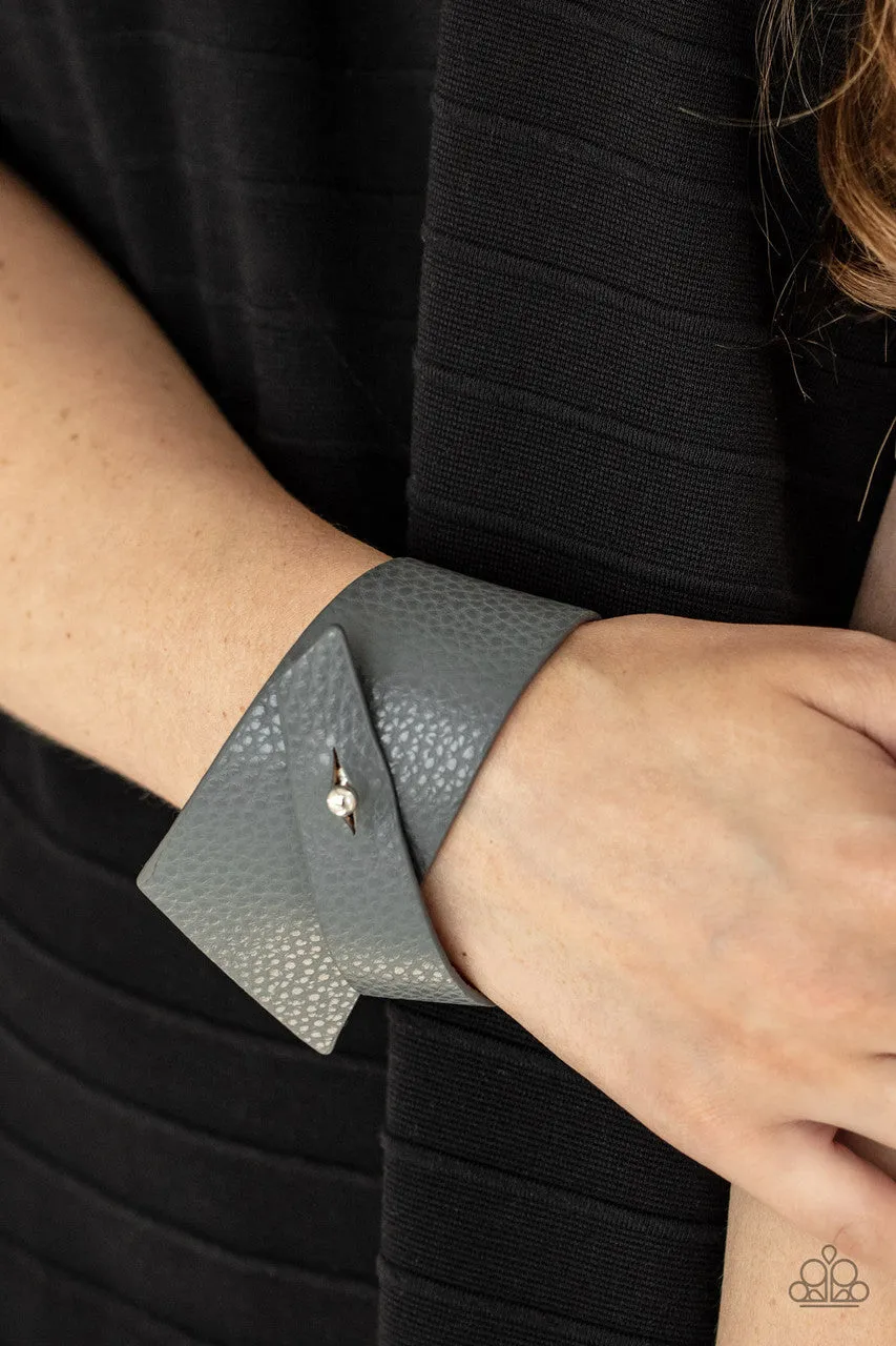 PIECE Offering Silver Paparazzi Bracelet