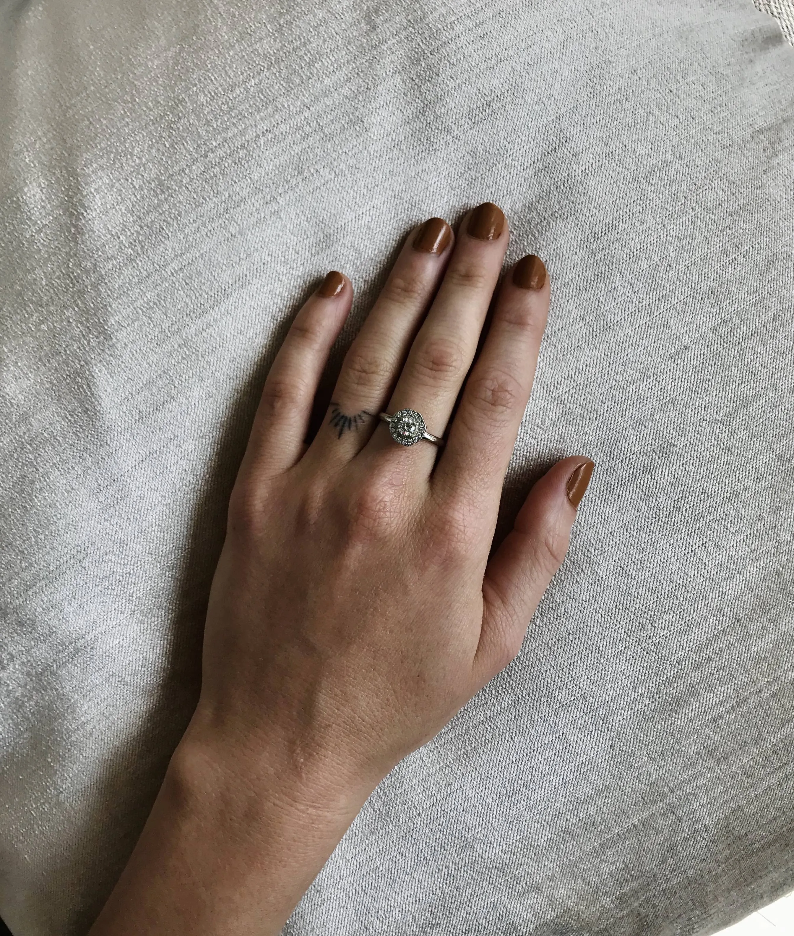 "Hedy" Solitaire by Anne Sportun