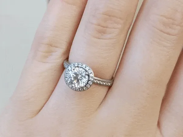 "Original Halo" Mount with Pave Diamond Shoulders and Halo