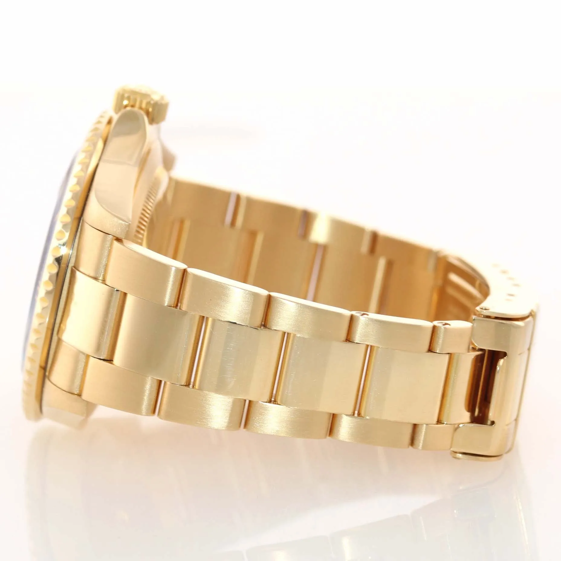 REHAUT MINT 2007 Rolex 16618 Submariner 18K Yellow Gold Blue Sunburst Dial Watch