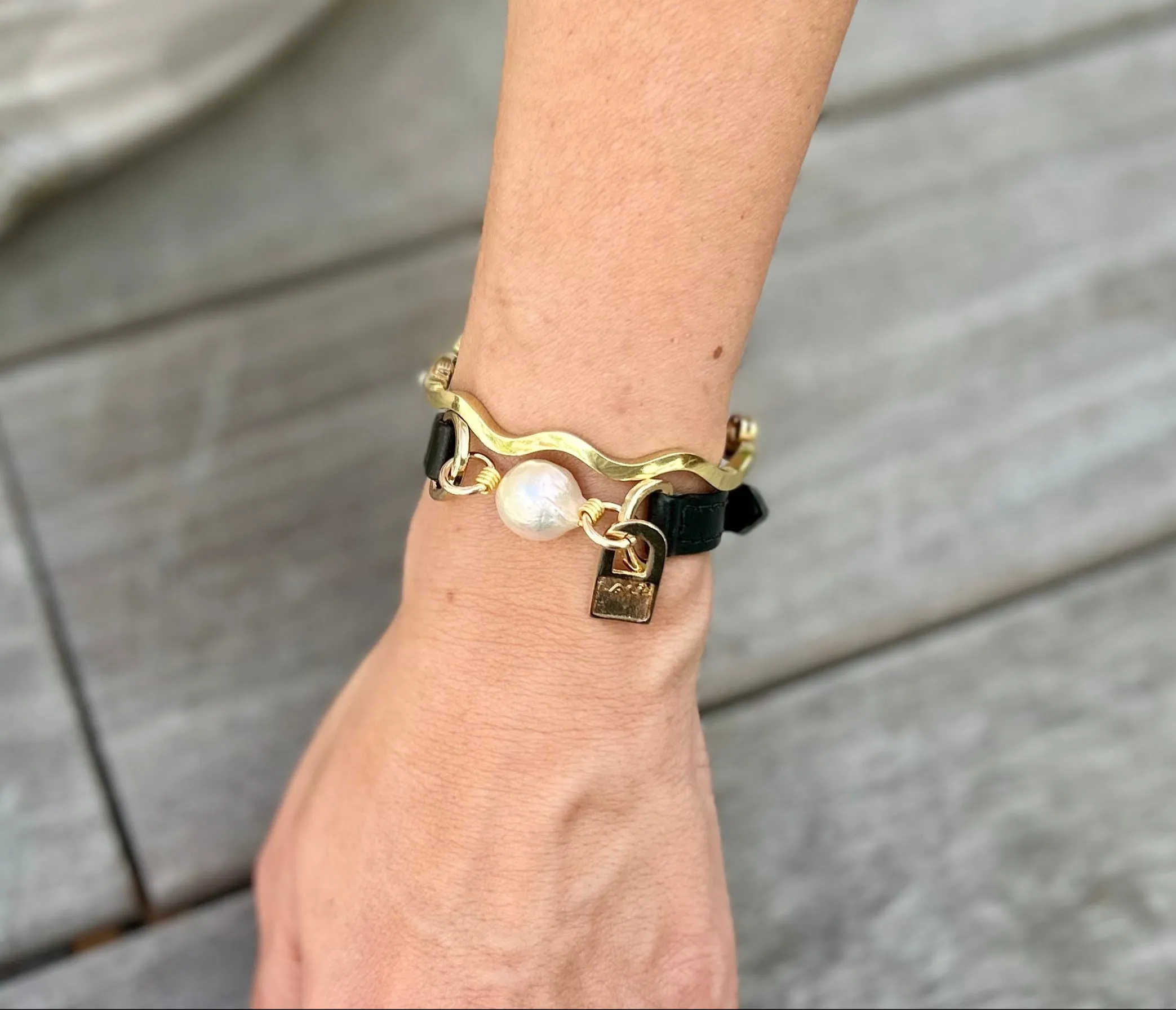 Single Wrap Black Leather Bracelet with Pearl