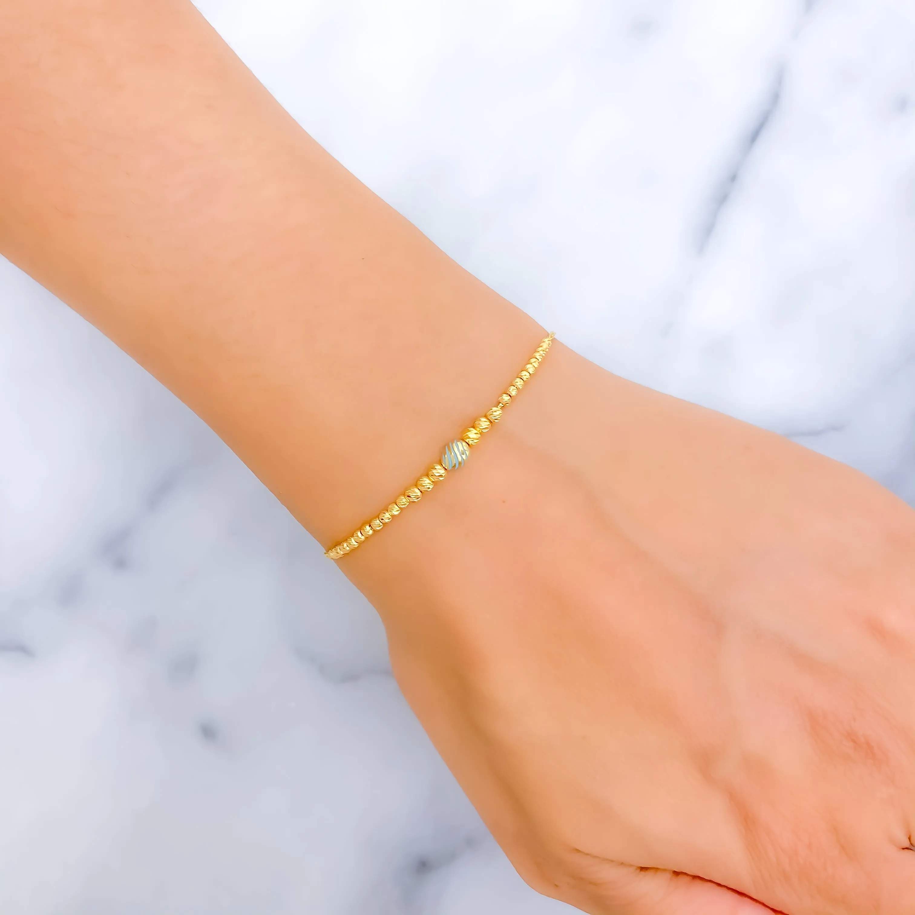Stylish Subtle 21k Gold Bracelet