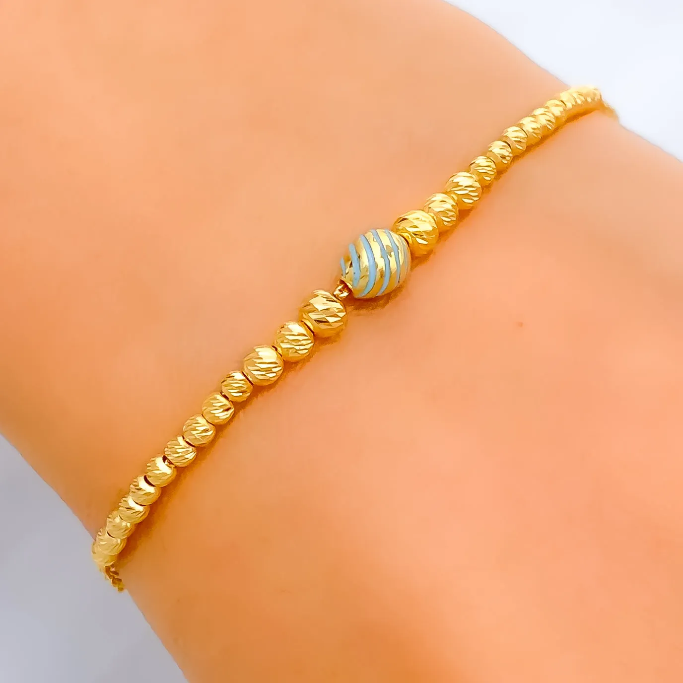 Stylish Subtle 21k Gold Bracelet