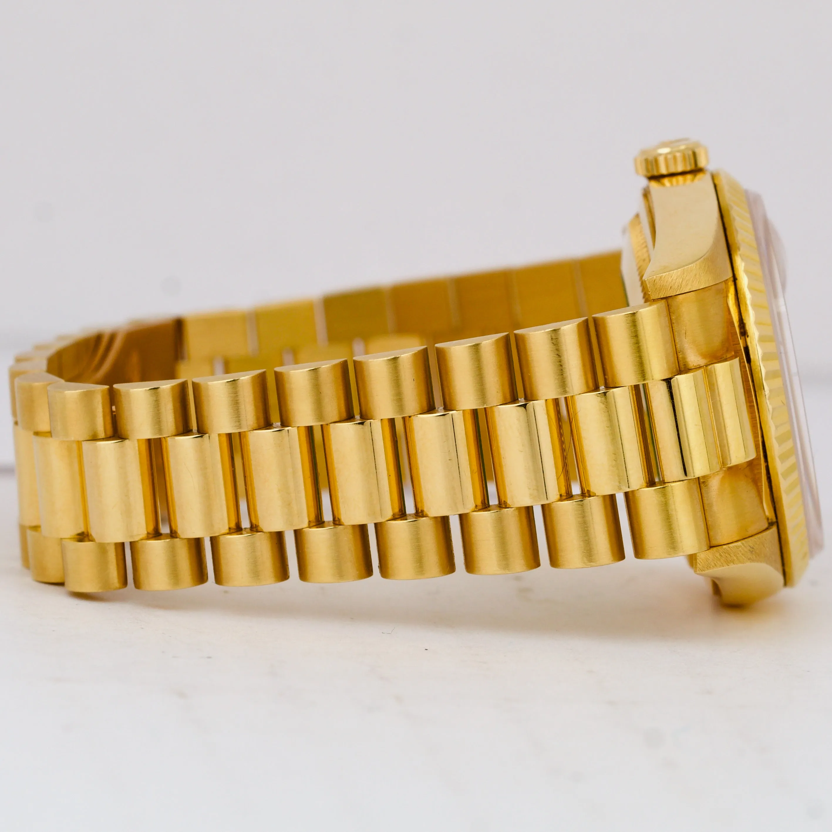 TOP CONDITION Rolex Day-Date President 36mm Champagne DIAMOND Gold Watch 18238