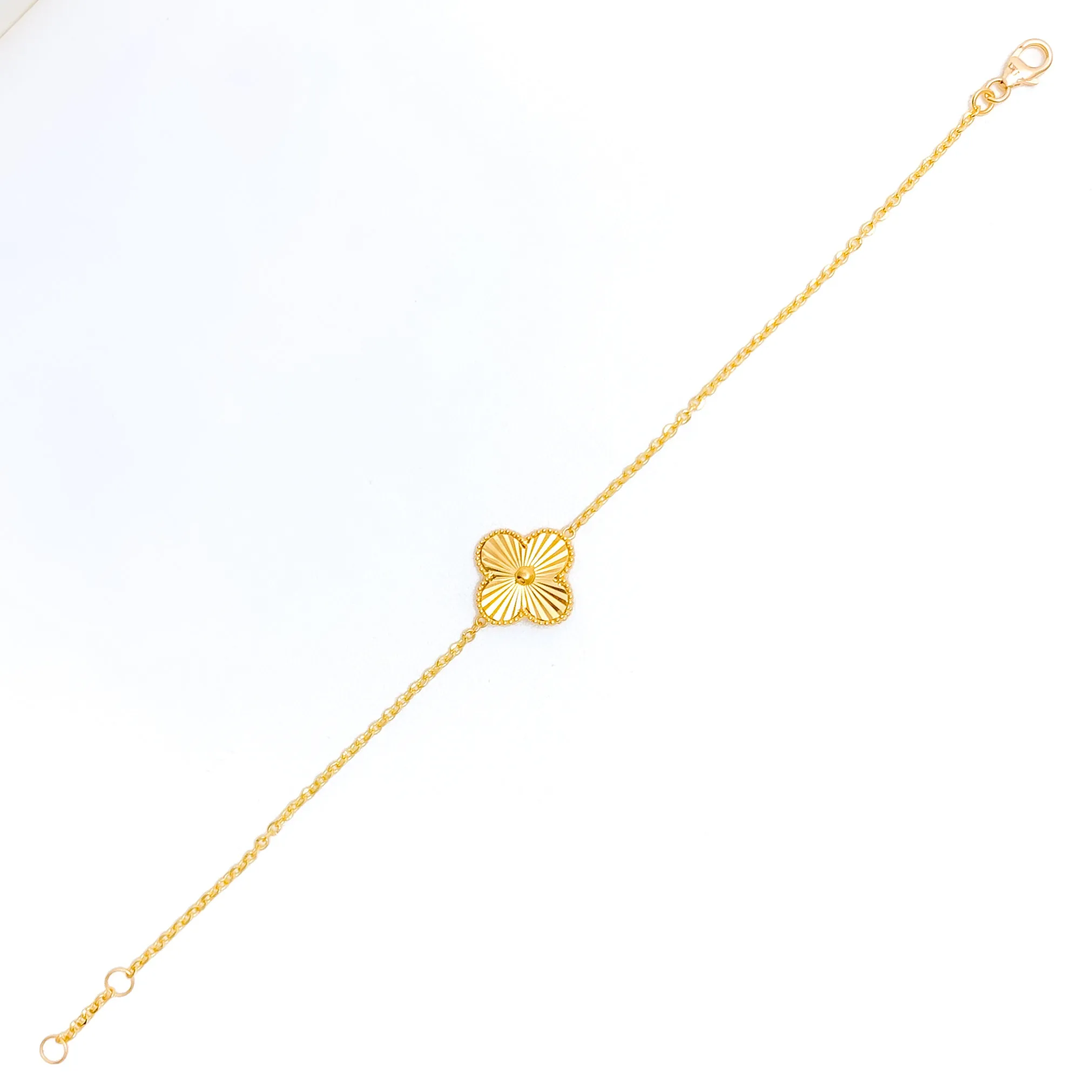 Trendy Tasteful 21k Gold Clover Bracelet