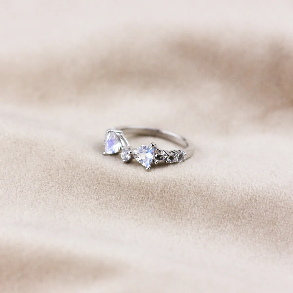 TRILLION PRAXIS CONTOUR BAND | MOONSTONE & HERKIMER
